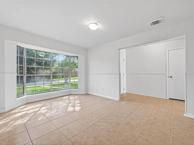 22206 Red River Dr — Photo 14