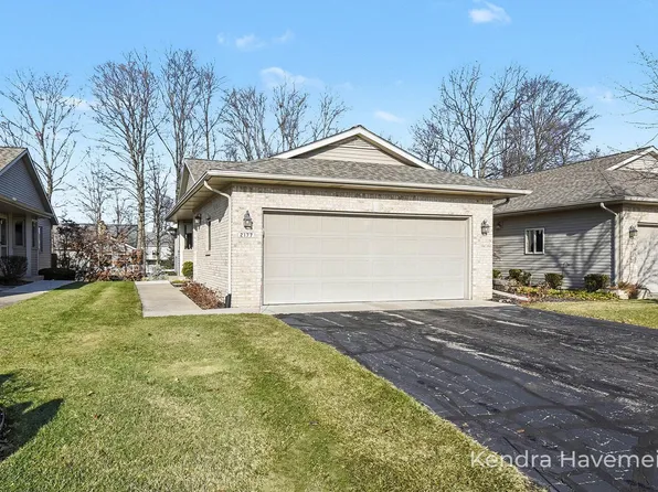2177 Creekside Dr SW #39, Byron Center, MI 49315