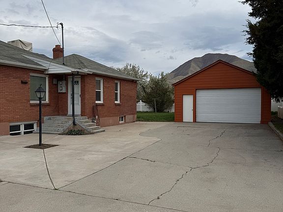 2nd image of 856 N 300 W