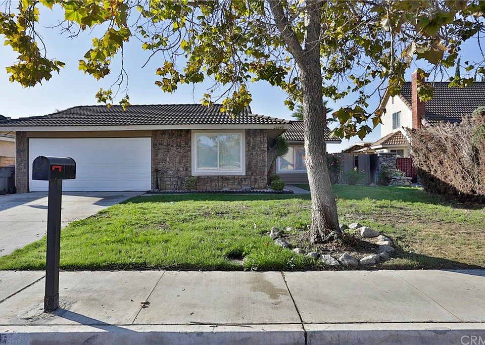 1st image of 23349 Old Valley Dr