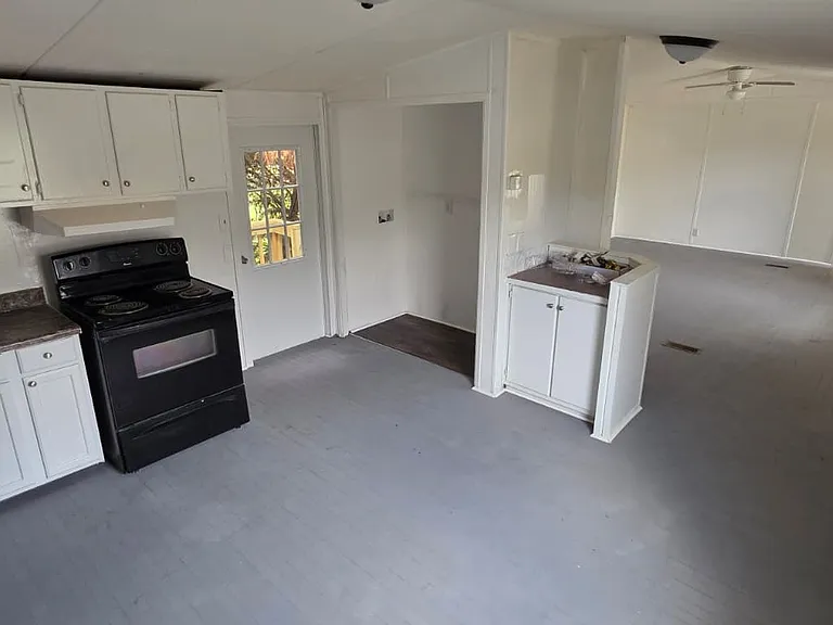 8364 Cedar St — Photo 1