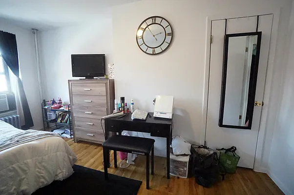 Rented by Keller Williams NYC | media 27