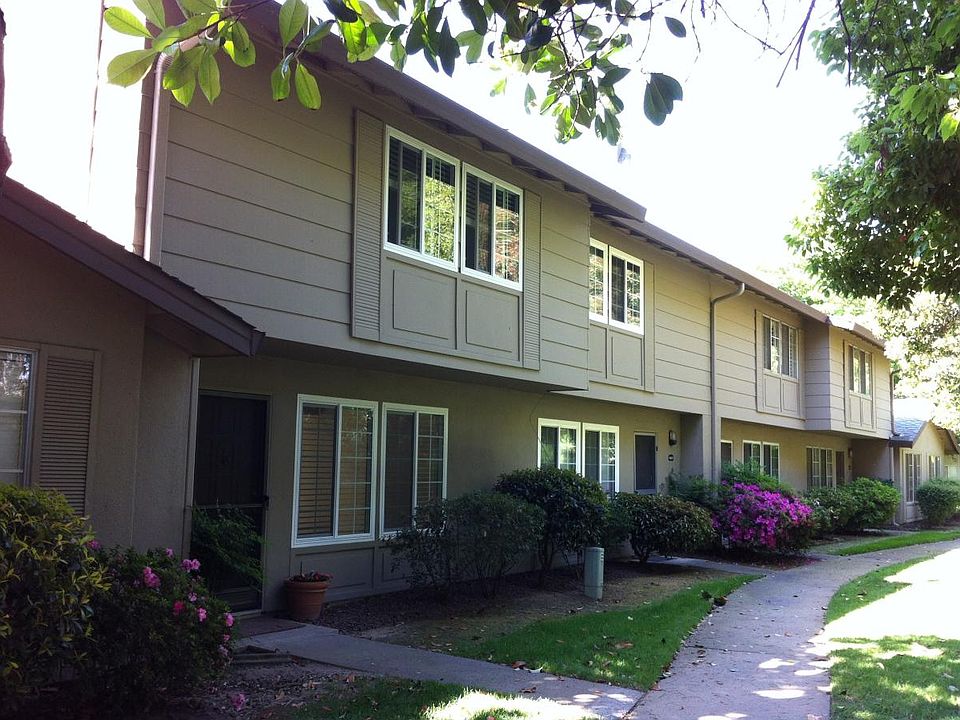 1st image of 8615 La Riviera Dr APT B