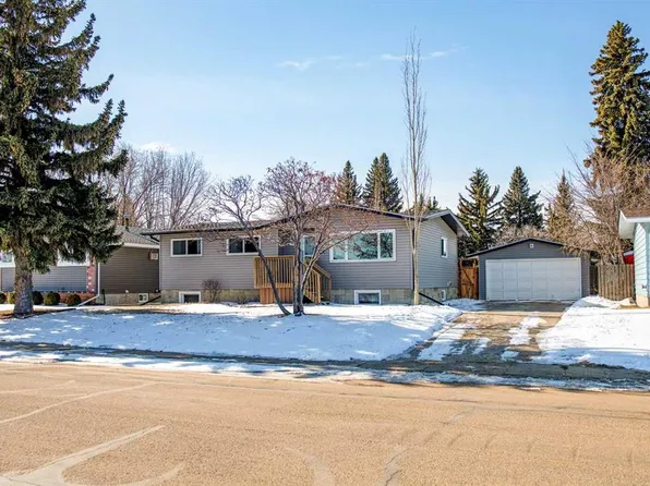 805 N 10th Ave, Wainwright, AB T9W 1B8