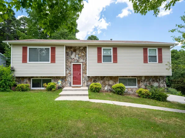 1107 Copperwood Dr, Hixson, TN 37343