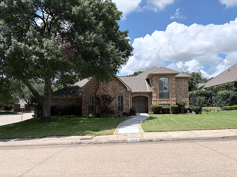 5901 Windmier Ct — Photo 2