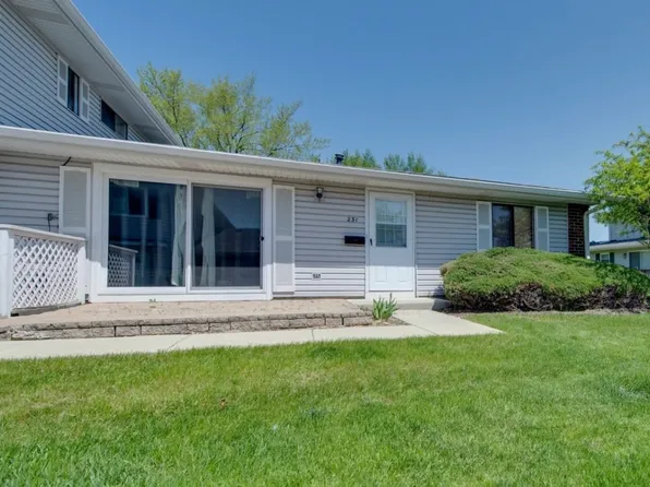 231 Barcliffe Ln, Schaumburg, IL 60194