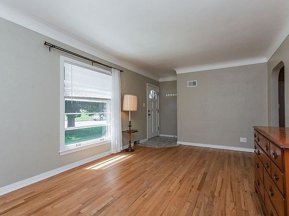 3rd image of 2712 Dalewood Ave SE