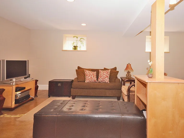6321 Southwood Ave #4 — Photo 6