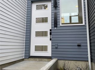 6320 41st Ave SW #B, Seattle, WA 98136