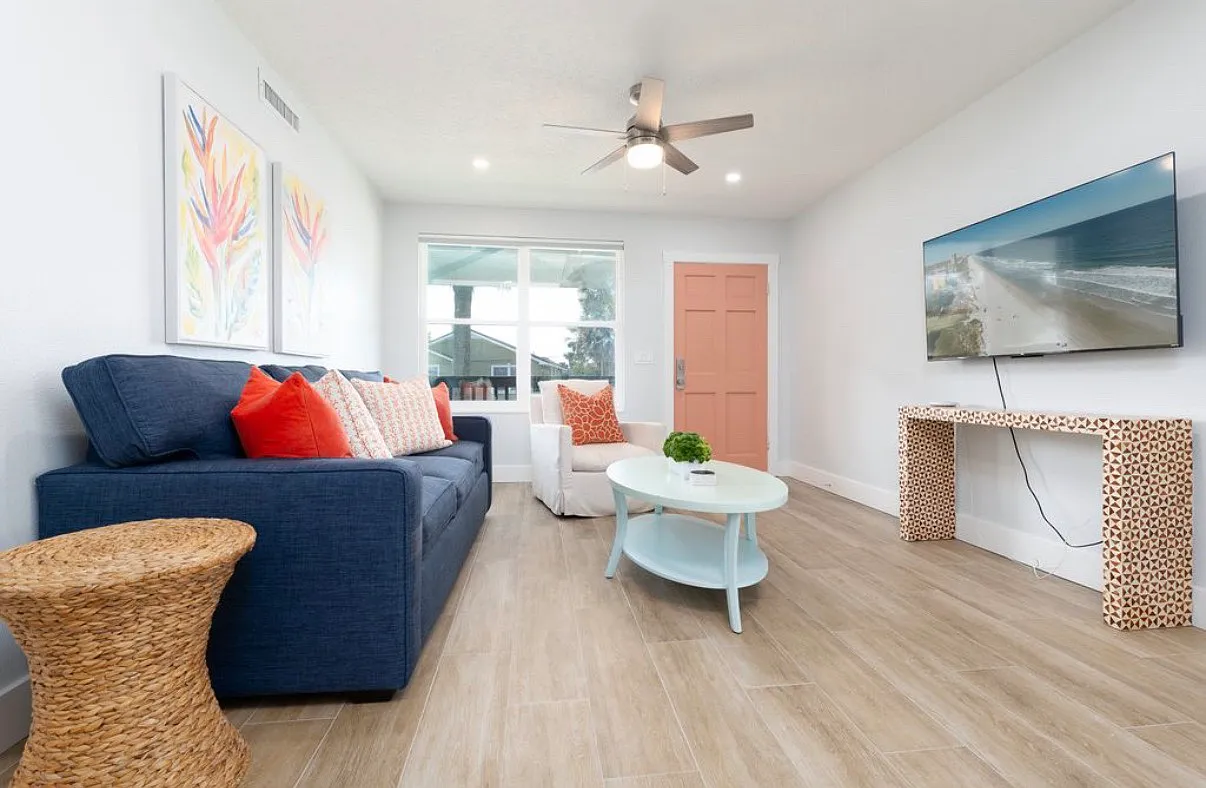 2 bed, 1020 sqft, $3,700 — Photo 1