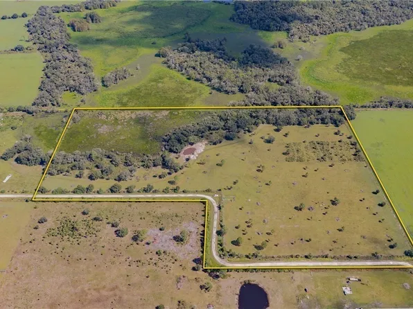 Fernwood Ln, Labelle, FL 33935