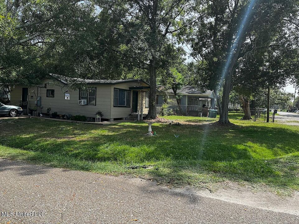 2nd image of 1320 37th Ave