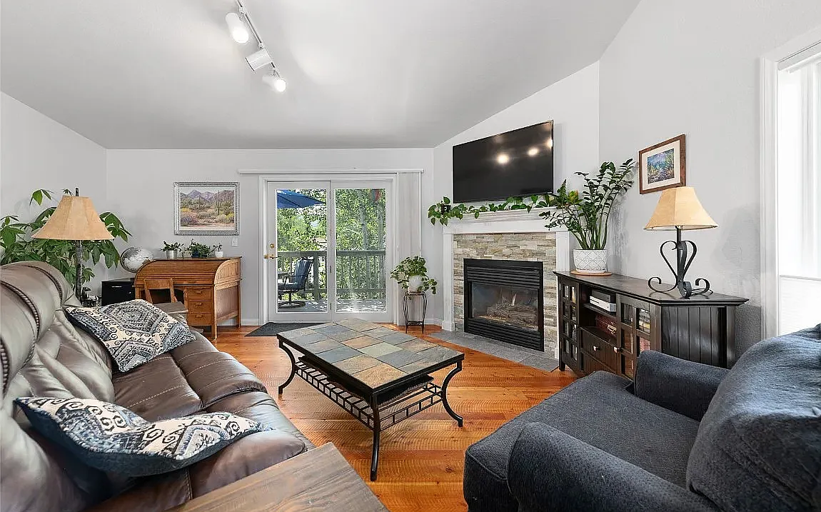 3 bed, 1500 sqft, $4,200 — Photo 4