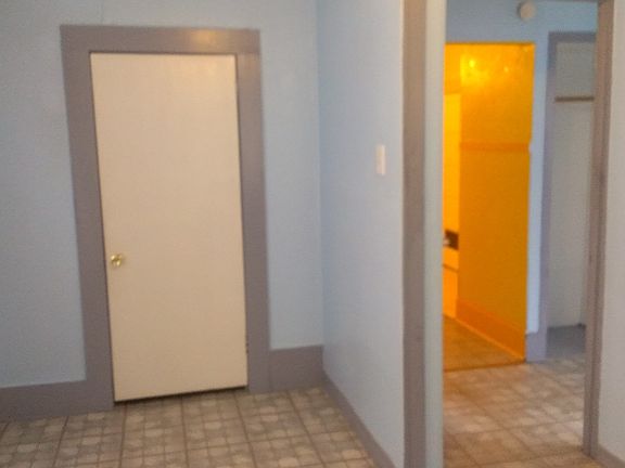5th image of 115 Jacobs St APT 4