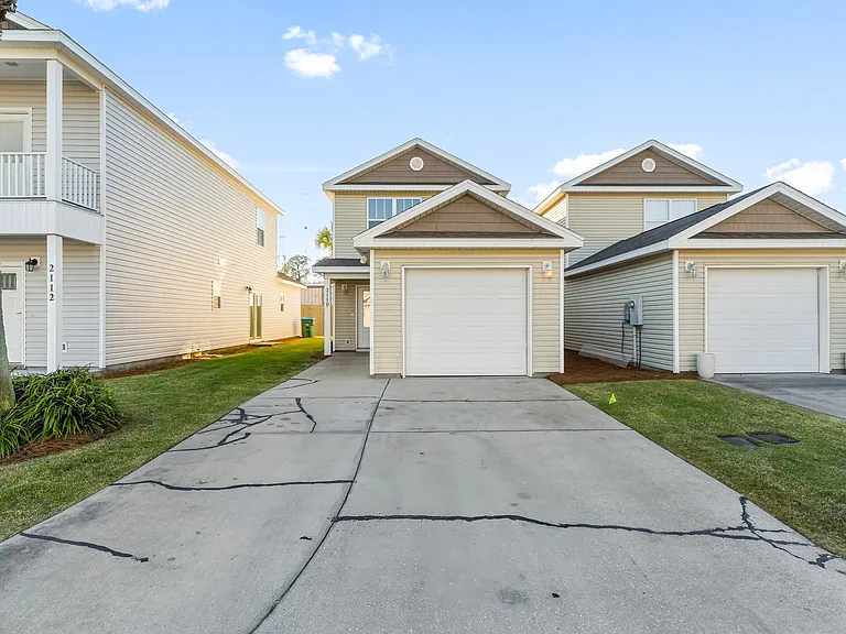 2110 Sterling Cove Blvd — Photo 2
