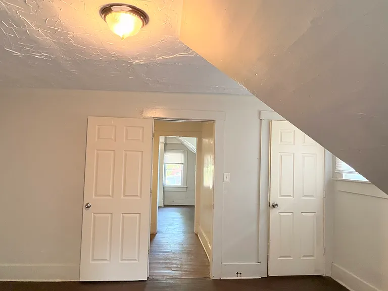 1601 Holyrood Rd — Photo 24