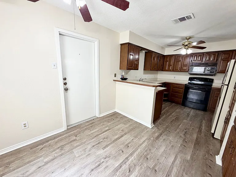 3825 Kimberly Dr — Photo 6