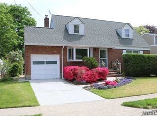 120 Lincoln Rd, Franklin Square, NY 11010