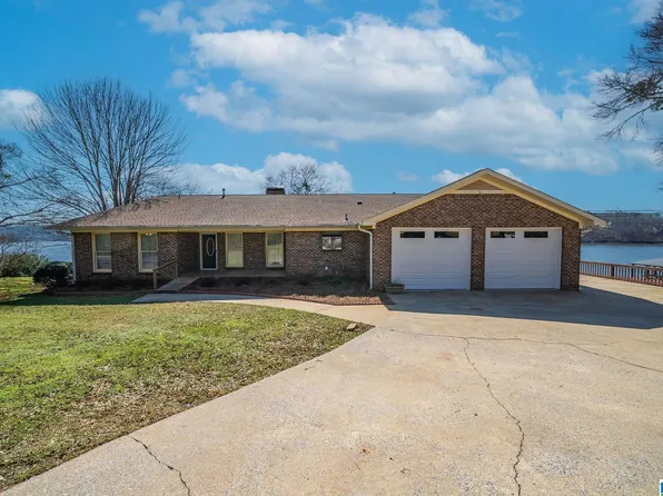 70 Camelot Ln, Talladega, AL 35160