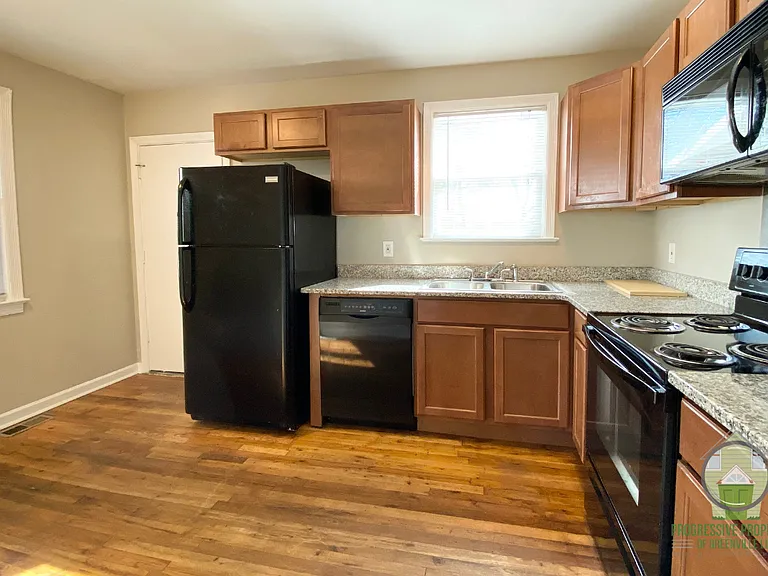 25 Crystal Ave — Photo 4