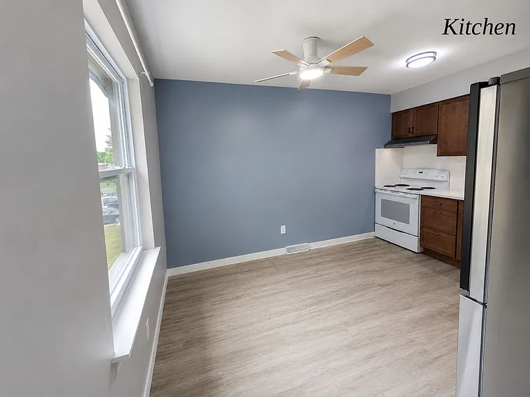 315 SE Melody Ln #B — Photo 12
