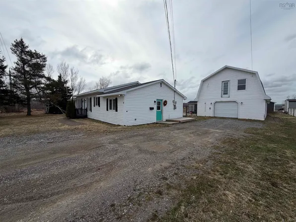 4 Emery Ln, Glace Bay, NS B1A 6L8