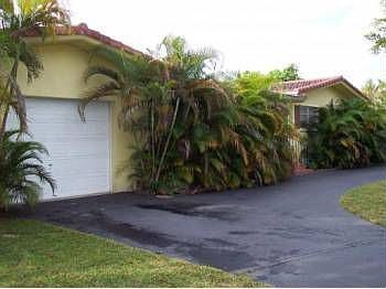 1st image of 820 NE 109th St