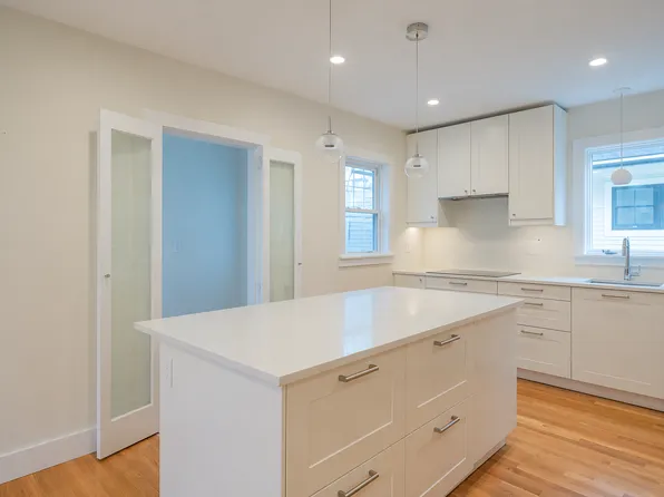 30 Middle St, Lexington, MA 02421