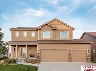 1713 Mayflower Rd, Bellevue, NE 68123