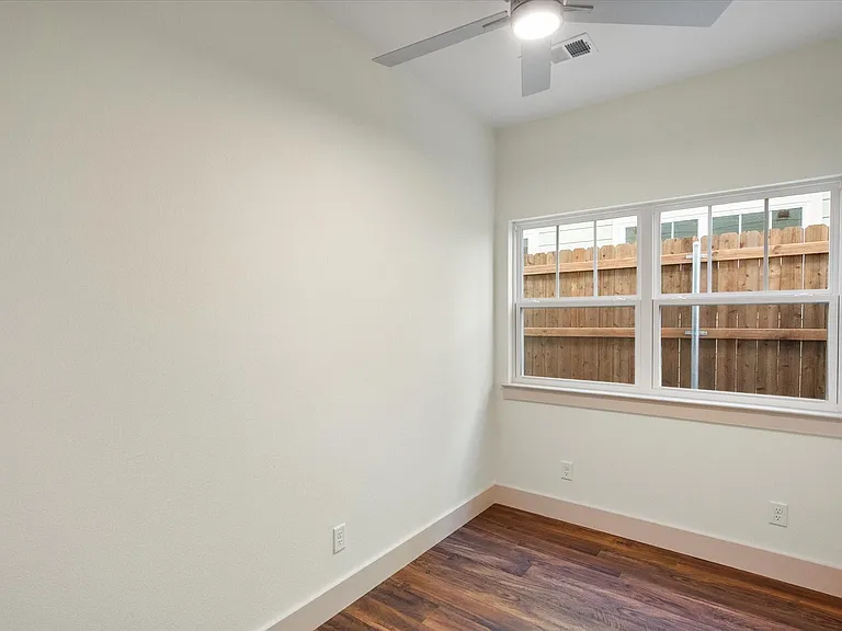 504 E Kimball St #1 — Photo 15