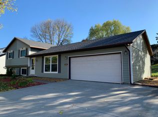 9335 Dartford Rd, Woodbury, MN 55125