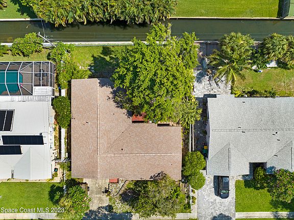 3rd image of 1224 Yacht Club Blvd
