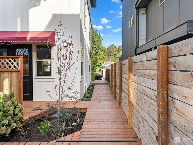 5037 25th Ave SW — Photo 2