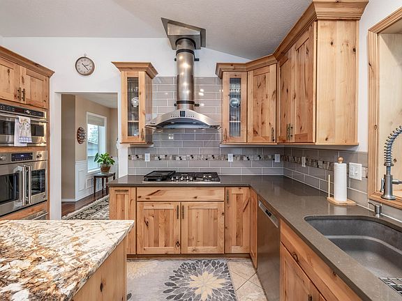 3rd image of 5009 E Glennaire Dr