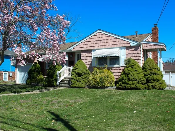 333 O' Connor Road, North Babylon, NY 11703