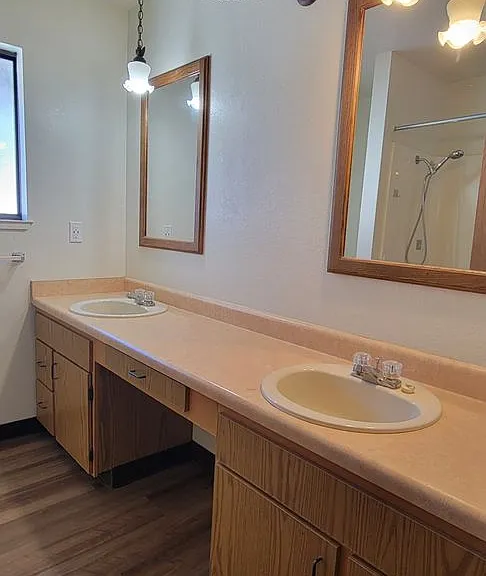 1232 Burton Ct — Photo 11