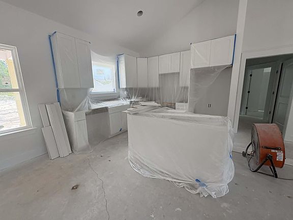4th image of 290 E Picasso Cir