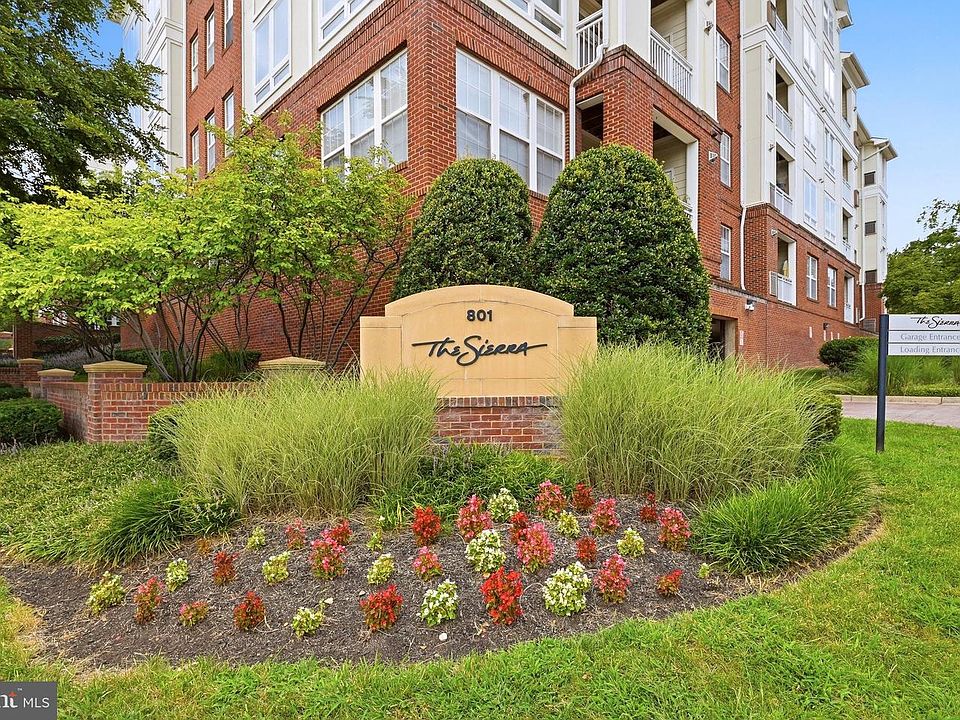 1st image of 801 S Greenbrier St APT 202
