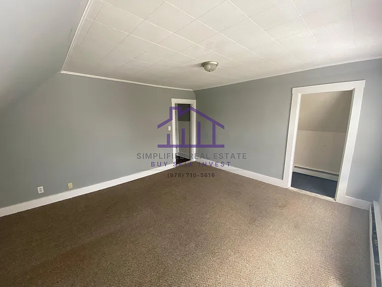 12 College St #3 — Photo 4