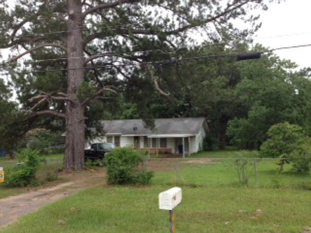 1st image of 400 Largent St