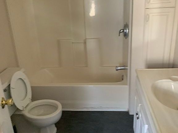 4th image of 658 Palm Ave