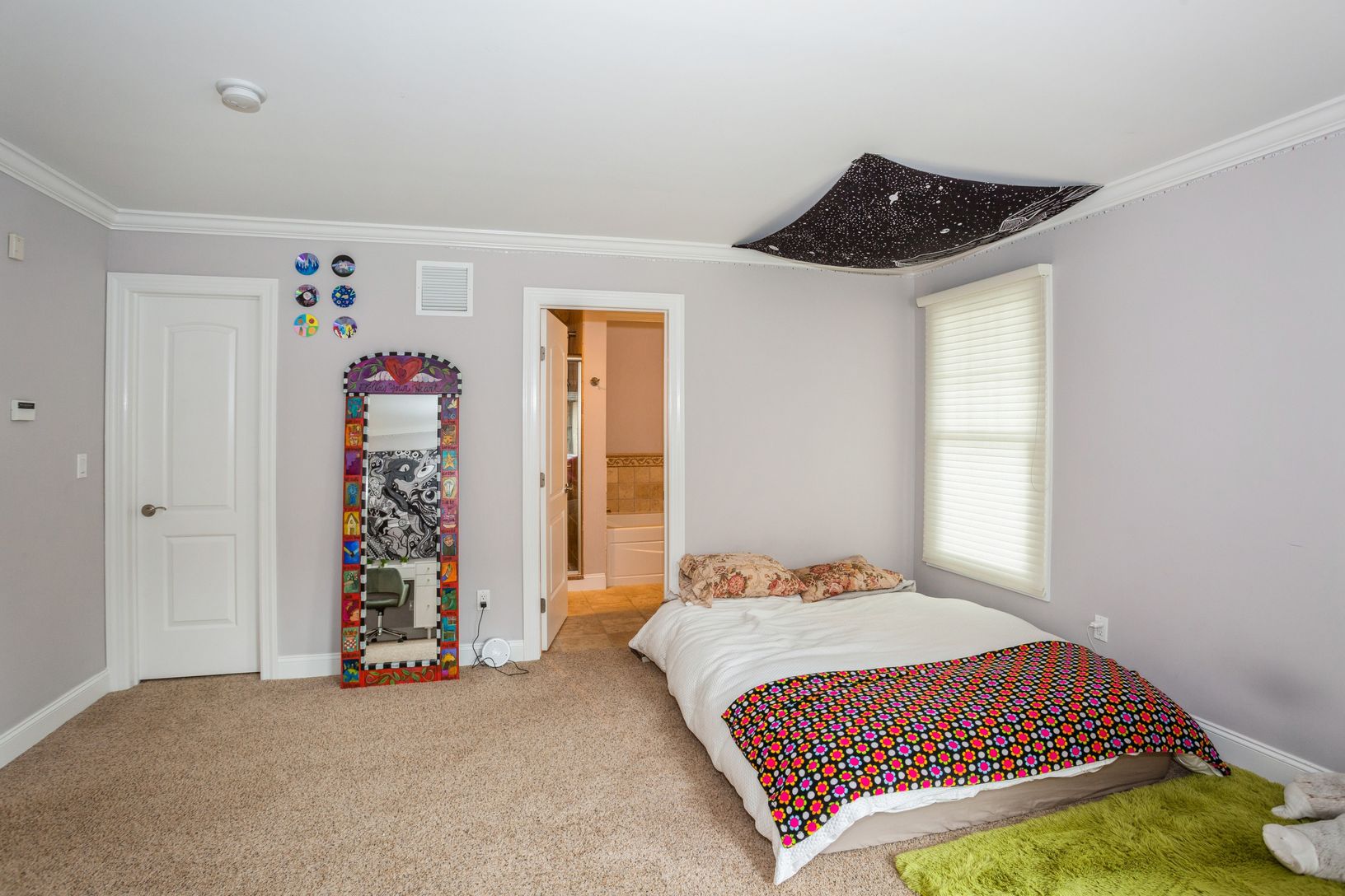  Bedroom with en-suite bath