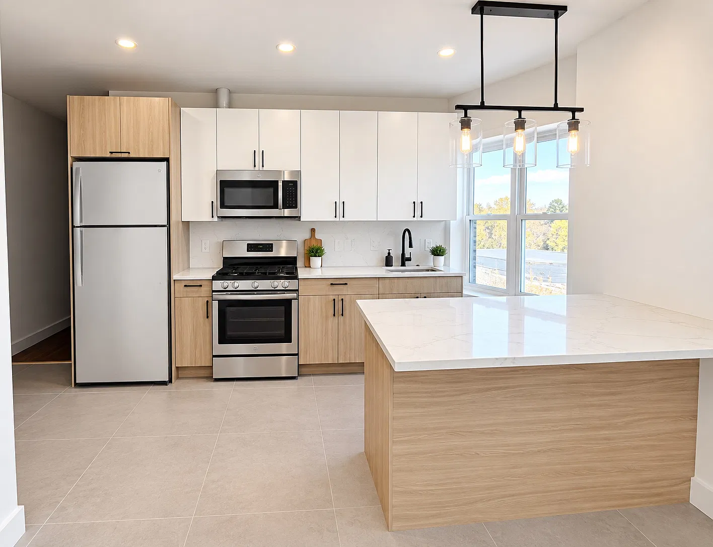 3 bed, 1000 sqft, $2,850 — Photo 1
