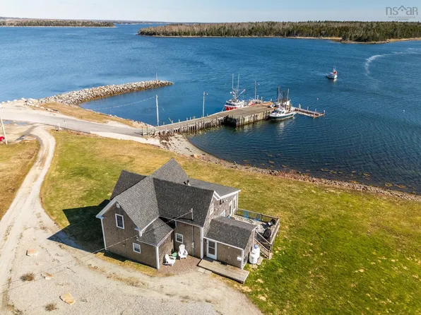 5 Highway 308, Morris Island, NS B0W 3M0