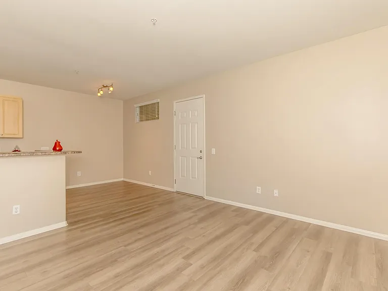 Laurel Vista Apartment Homes — Photo 30