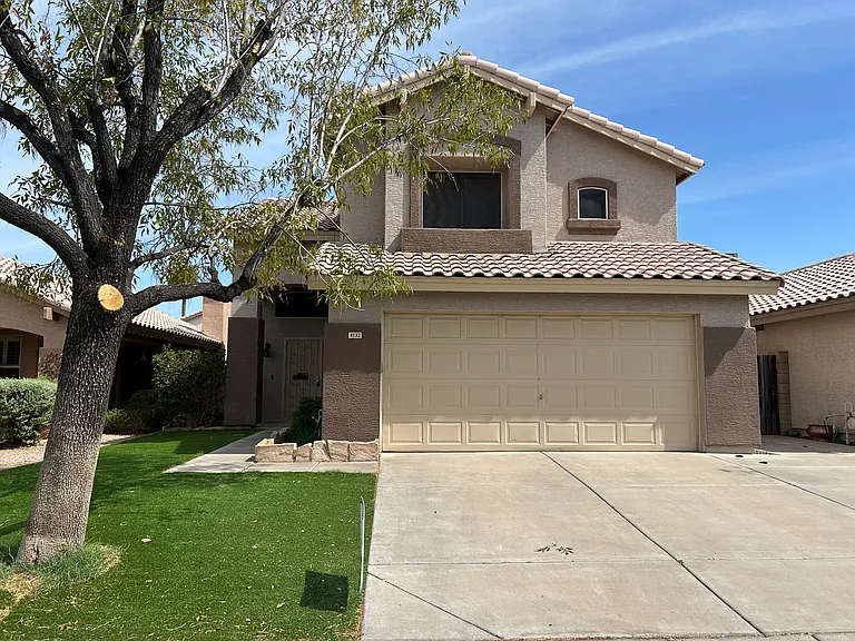 4132 E Anderson Dr — Photo 2