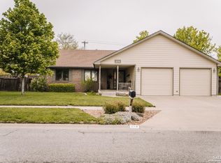 214 Pine Ridge Dr, Salina, KS 67401