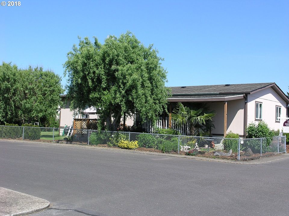 1st image of 300 SW 7th Ave Unit 807