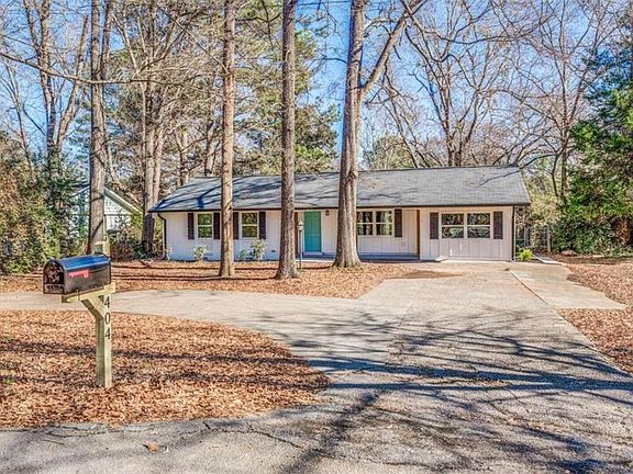 3rd image of 404 Haygood Ave